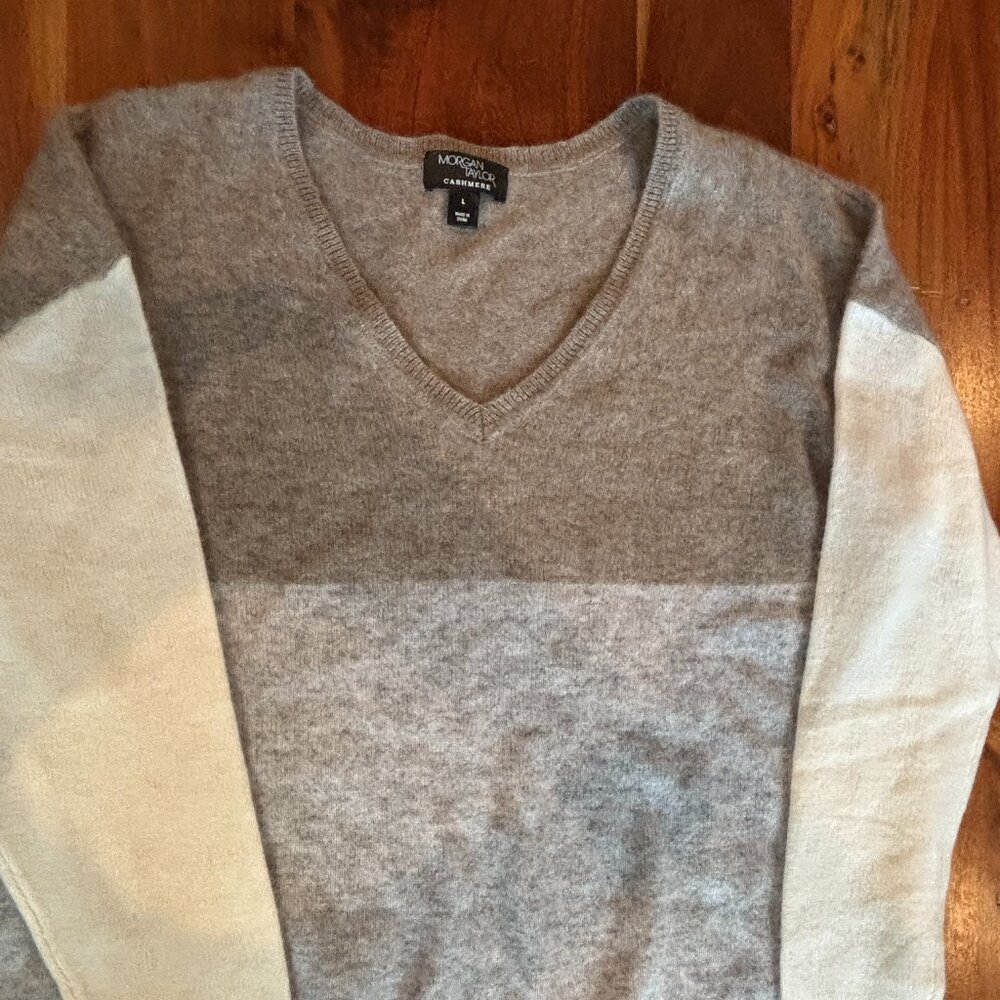 Morgan Taylor 100% Cashmere V Neck Sweater Large